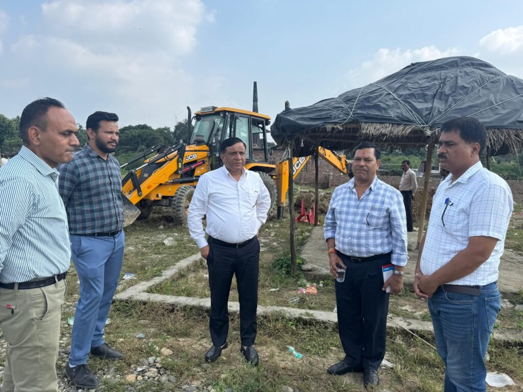 MDDA takes major action against illegal plotting and constructions; bulldozers run on approximately 26 bighas of illegal plotting, seals over half a dozen illegal commercial and residential construction
