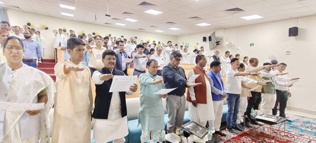 Health Minister Dr. Rawat administered the Charak oath to medical students