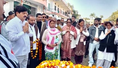 Diwakar Bhatt: Last rites performed with full state honours at Kharkhari crematorium, government offices in Haridwar closed today