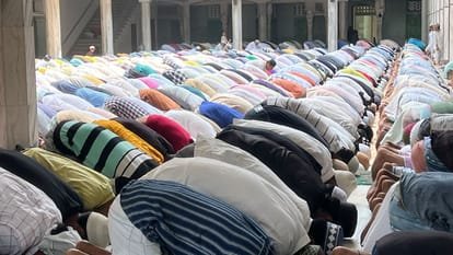 Muslims will offer prayers in their homes; after the controversy, the board meeting decided to lock the building