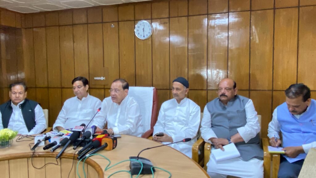 Following the budget session in Gairsain, the Congress party held a press conference, during which the Leader of the Opposition leveled several allegations against the government