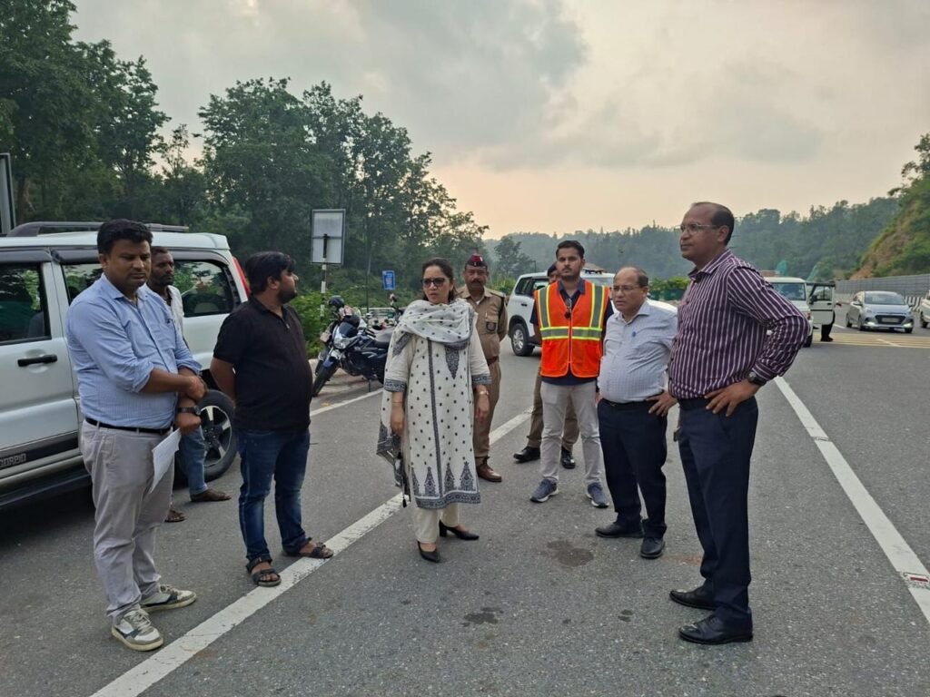 Lead agency conducts site inspection regarding rising road accidents on the Asharodi route